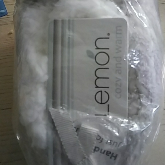 Lemon Legwear Biscuit Bear Slipper Socks - Picture 2 of 3